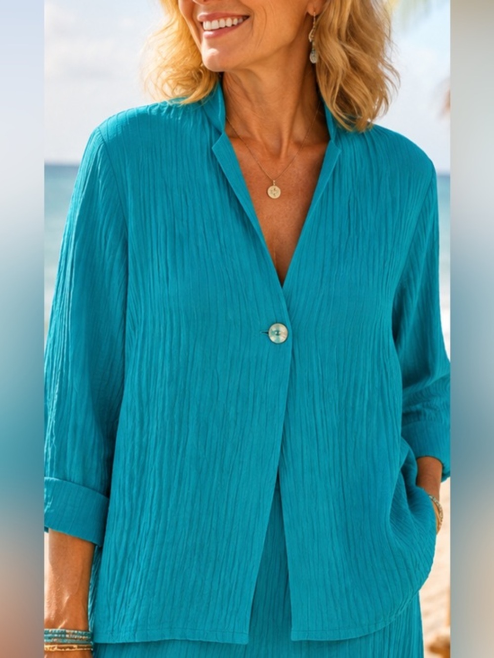 Coldwater Creek Vibrant Teal Gauzy Crinkle top in size large